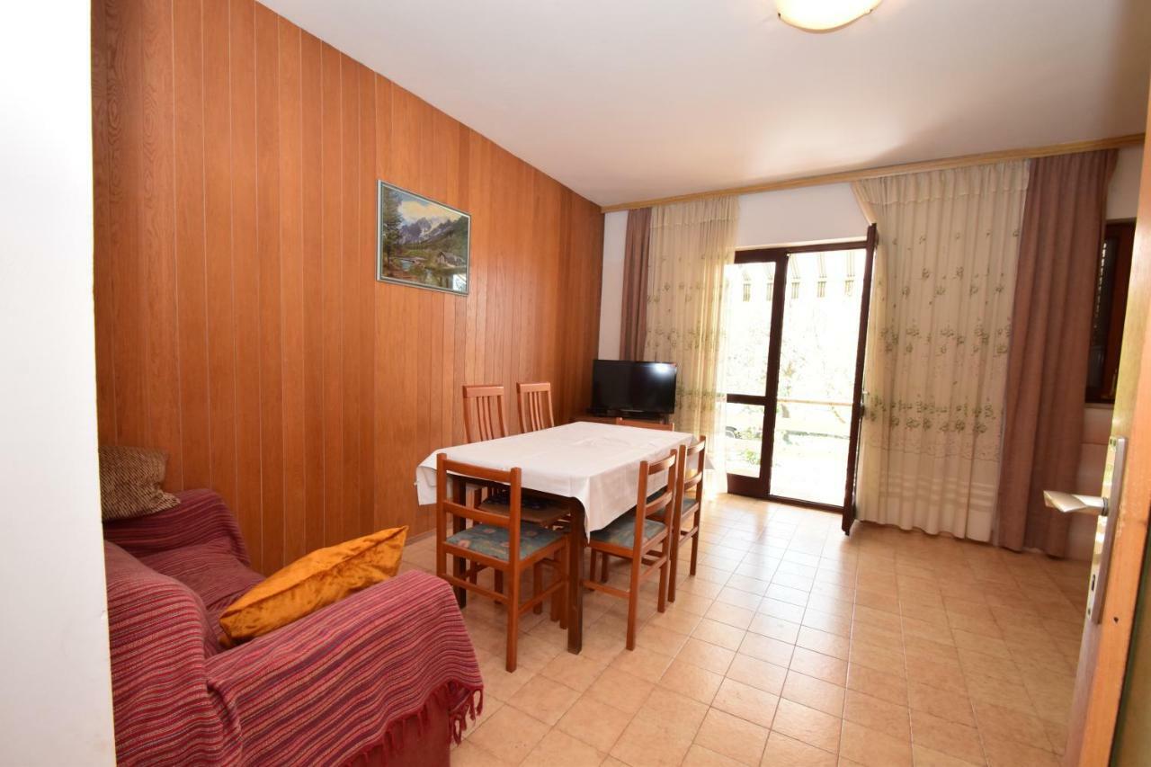 Apartments Ivan Starigrad Paklenica Exterior foto