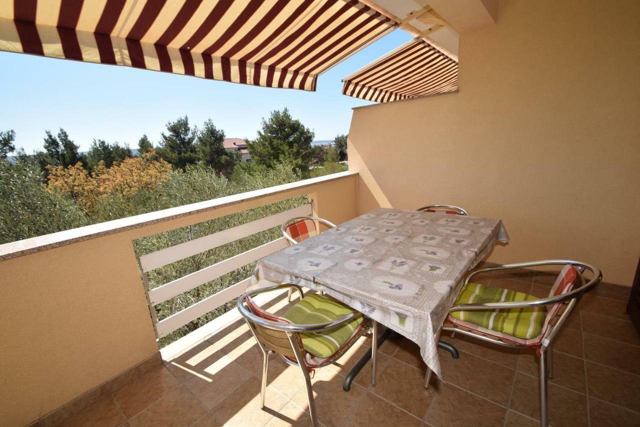 Apartments Ivan Starigrad Paklenica Exterior foto